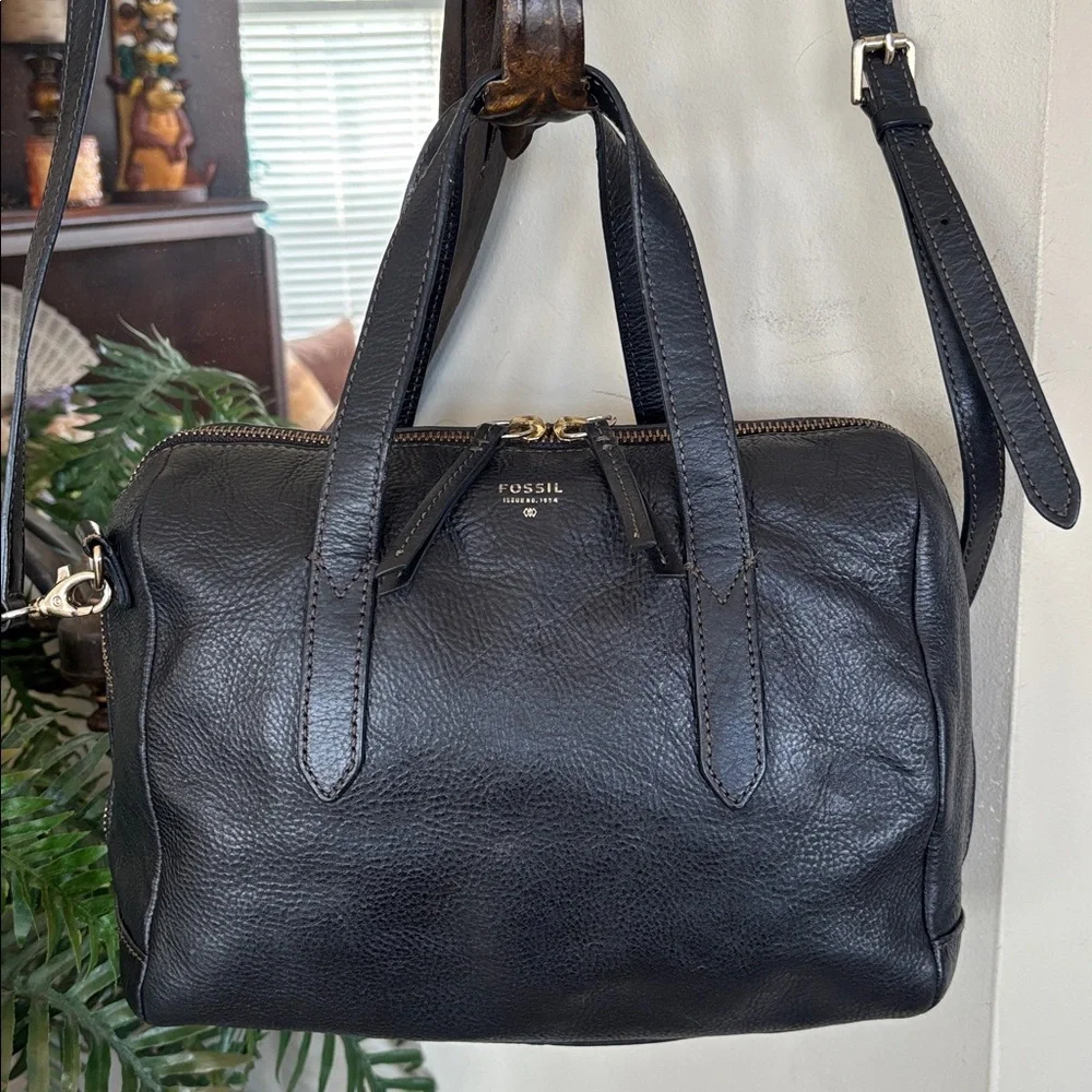 Fossil Genuine Leather Black Sydney Satchel Zippered Handbag Crossbody Purse